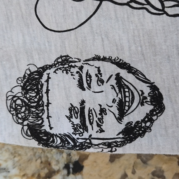 Large gray t-shirt with Post Malone, Willie Nelson? Snoop Dogg,and Dolly Parton - Picture 3 of 6